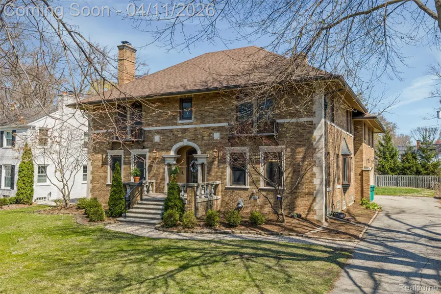 630 Lakepointe Street, Grosse Pointe, MI 48230 - #2