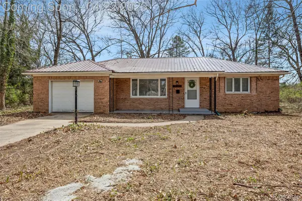 5740 Pine Lane, Ypsilanti, MI 48197