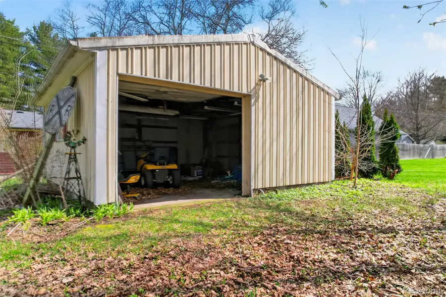 11011 Hamburg Road, Hamburg, MI 48189 - #3