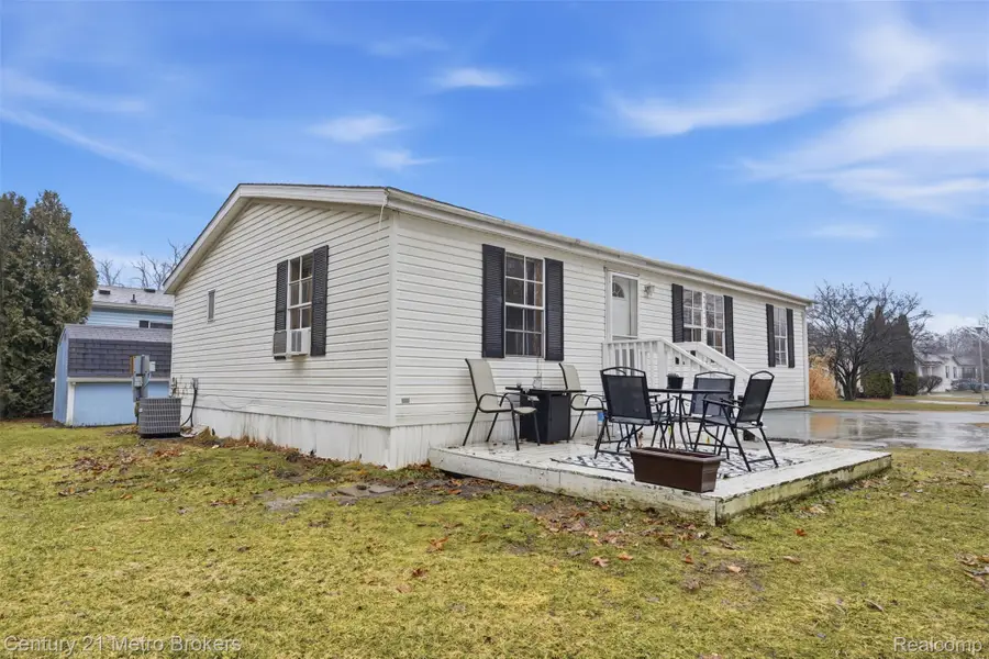 3009 Bay View Drive, Fenton, MI 48430 - #3