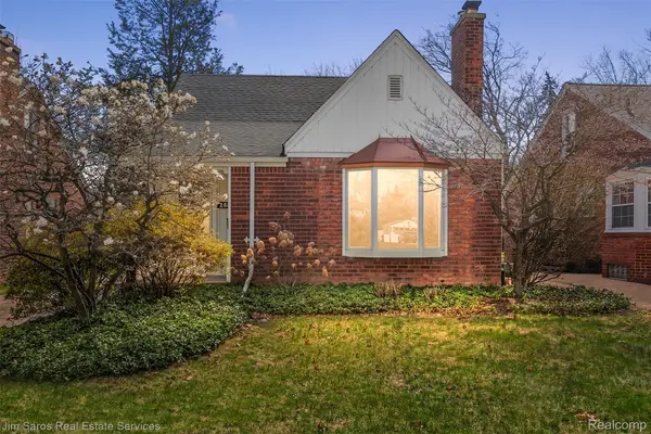 1837 Oxford Road, GrossePointeWoods, MI 48236