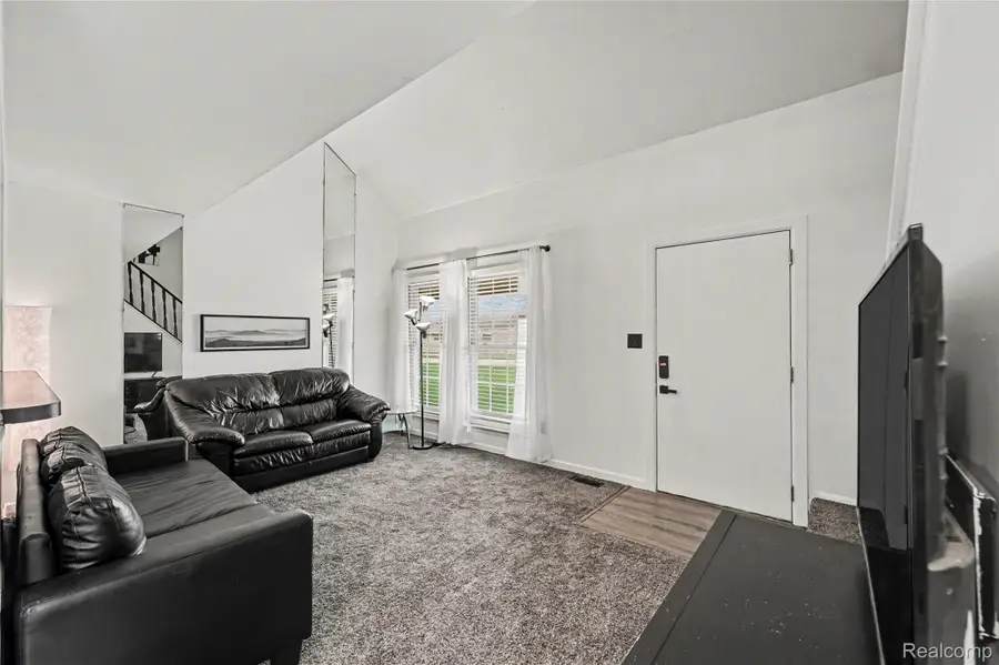 20036 Village Green Court, Brownstown, MI 48183 - #2