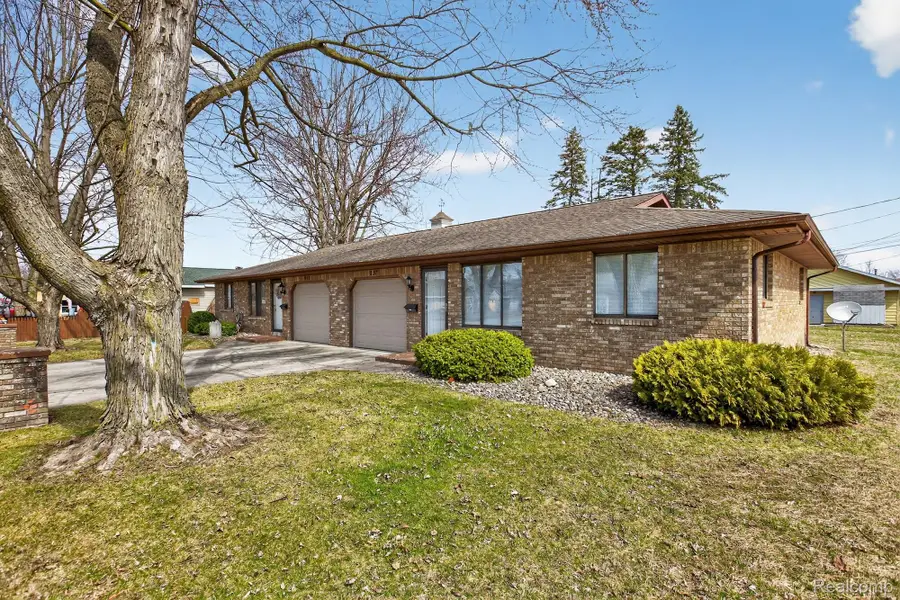 225 Charles Street, Saint Charles, MI 48655 - #2