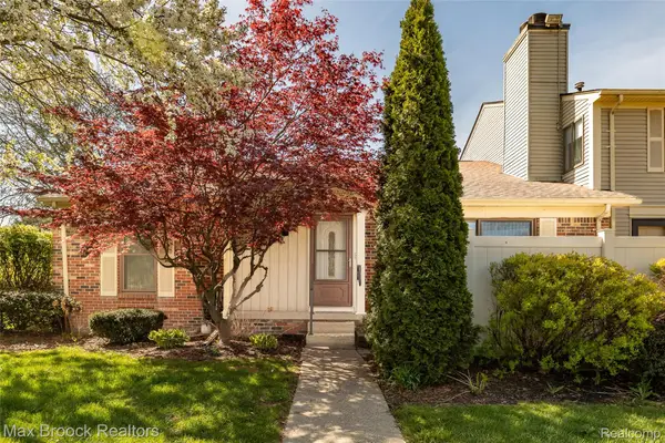 38681 Golfview W Drive #40, ClintonTownship, MI 48038