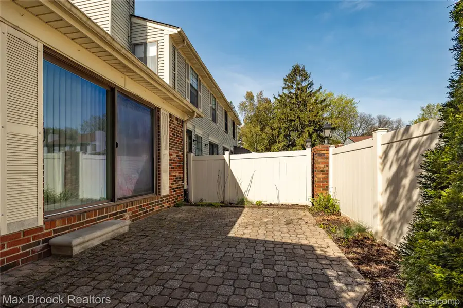 38681 Golfview W Drive #40, Clinton Township, MI 48038 - #2