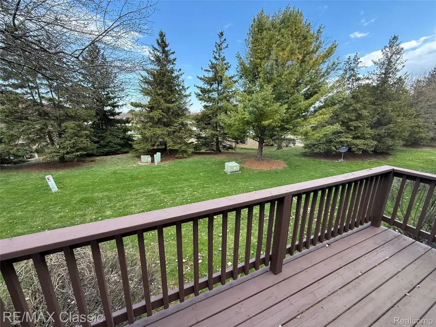 61016 Evergreen Court, South Lyon, MI 48178 - #2