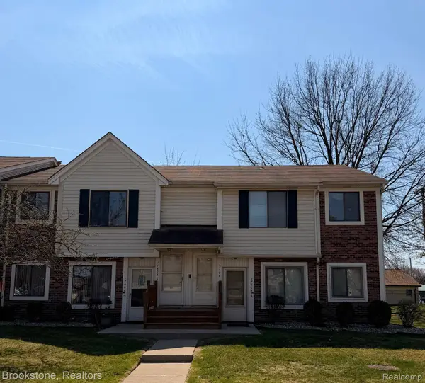 17408 Utica Oaks Lane, Roseville, MI 48066