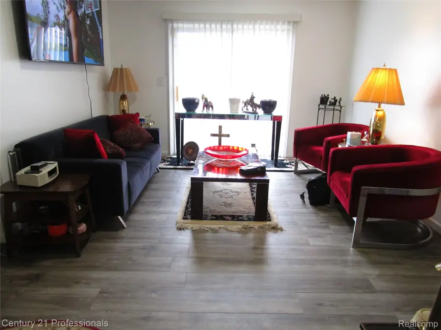 10020 Allen Pointe Drive, Allen Park, MI 48101 - #2