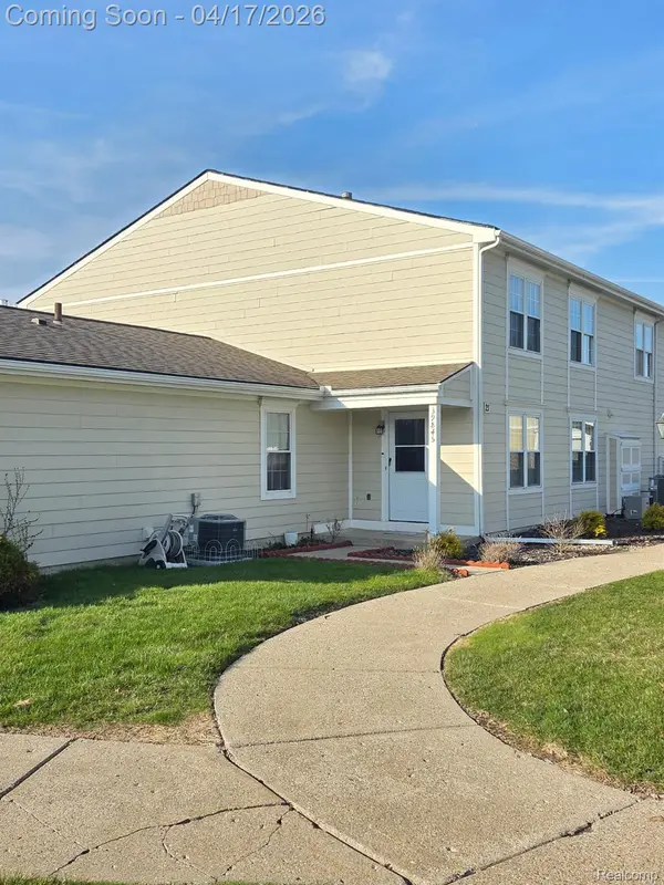 39845 Village Wood Lane #379, Novi, MI 48375