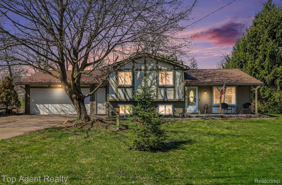 1010 Pelham Boulevard, Waterford, MI 48328 - #1