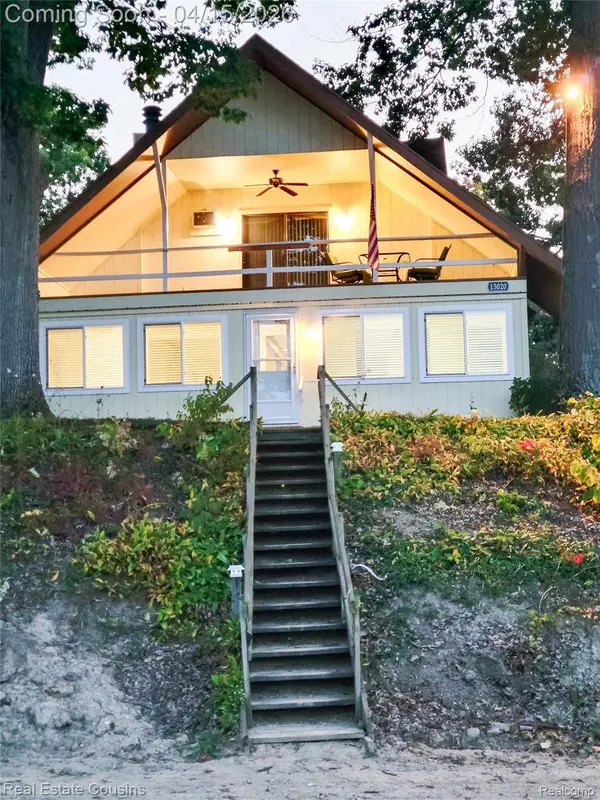 13020 Fenton Street, Fenton, MI 48430