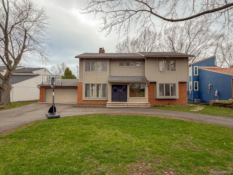 2110 Langham Drive, West Bloomfield, MI 48323 - #2