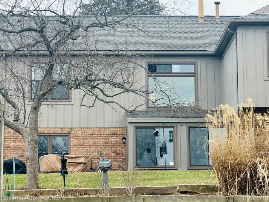 12047 Shenandoah Drive #2, South Lyon, MI 48178 - #2