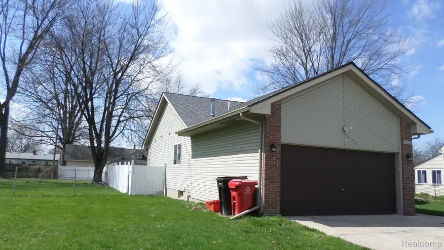 27221 Blum Street, Roseville, MI 48066 - #2