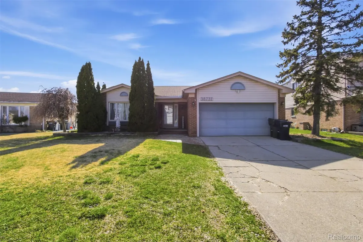 38737 Woodmont Drive, Sterling Heights, MI 48310 - #1