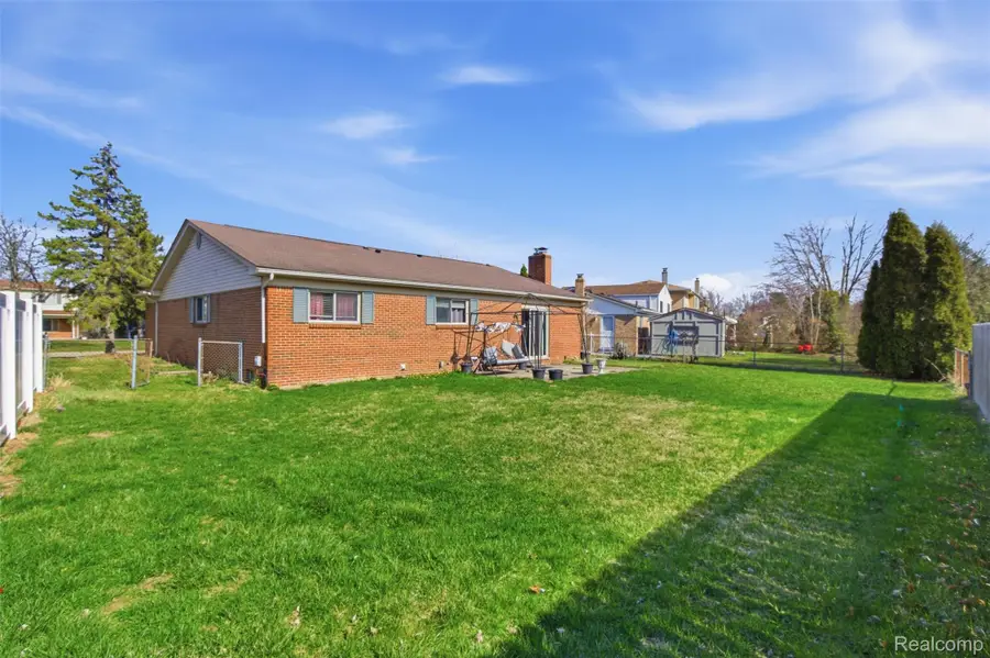 38737 Woodmont Drive, Sterling Heights, MI 48310 - #3