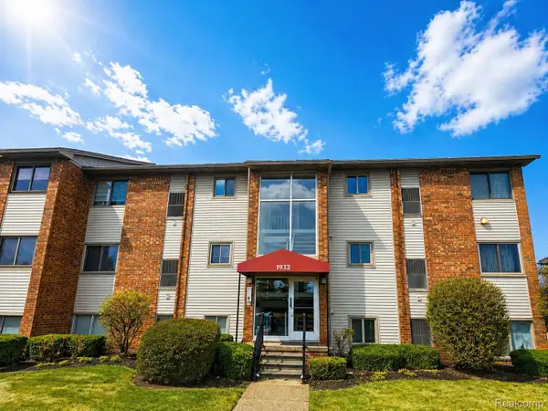 1932 Klingensmith Road #56 B, BloomfieldHills, MI 48302