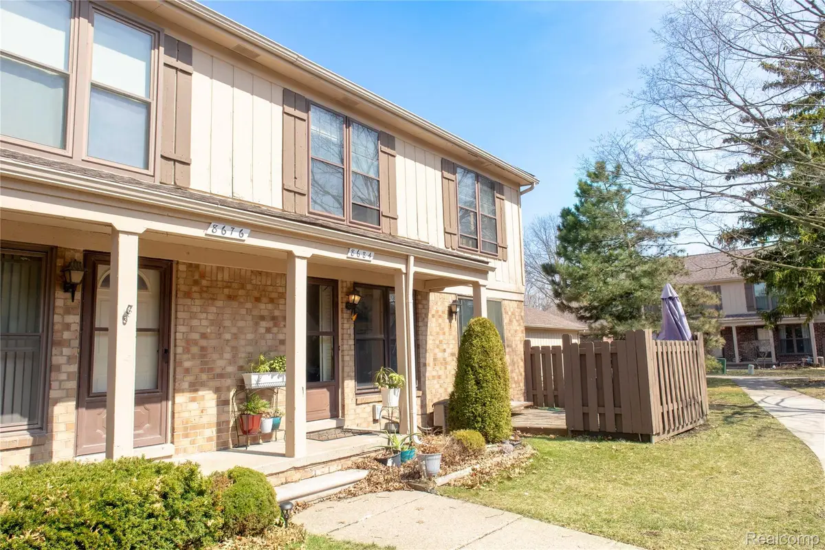 8684 Edgewater Lane #14, Warren, MI 48093 - #1