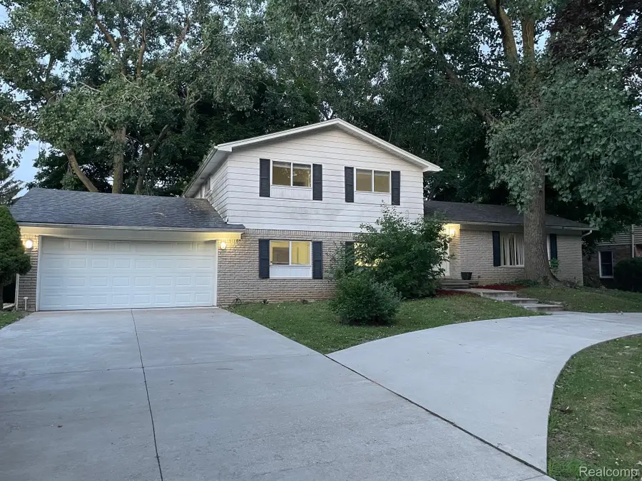 7421 Heather Heath, West Bloomfield, MI 48322 - #2