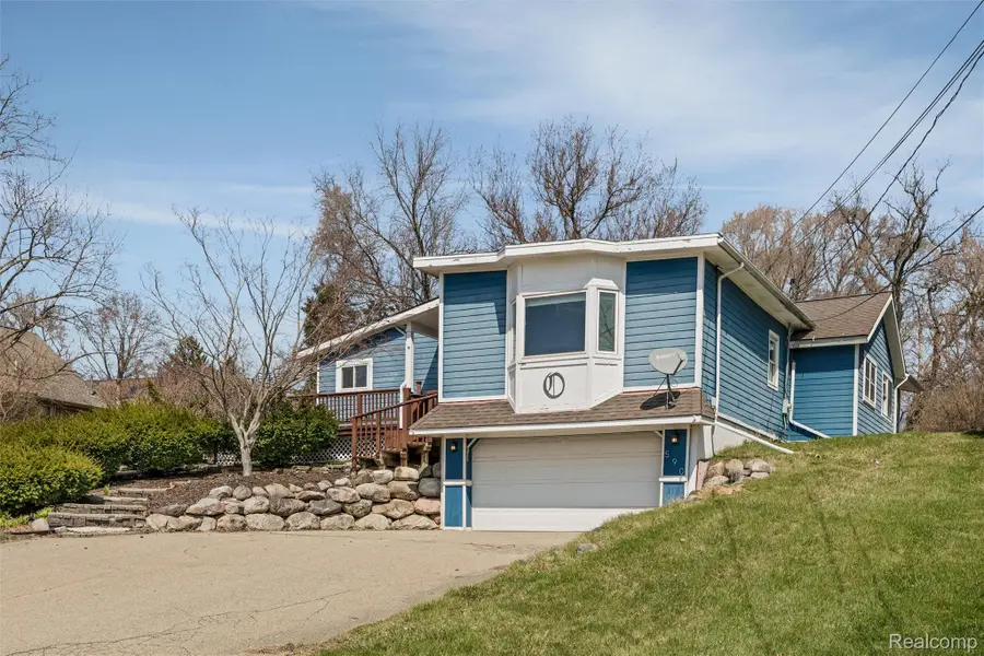 590 Hillwood, White Lake, MI 48383 - #3