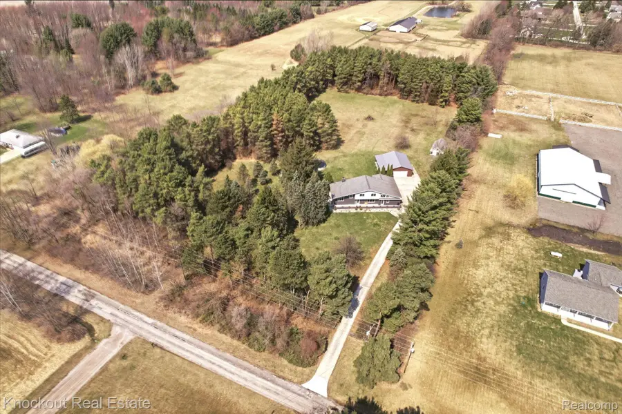 9239 Lange Road, Birch Run, MI 48415 - #2