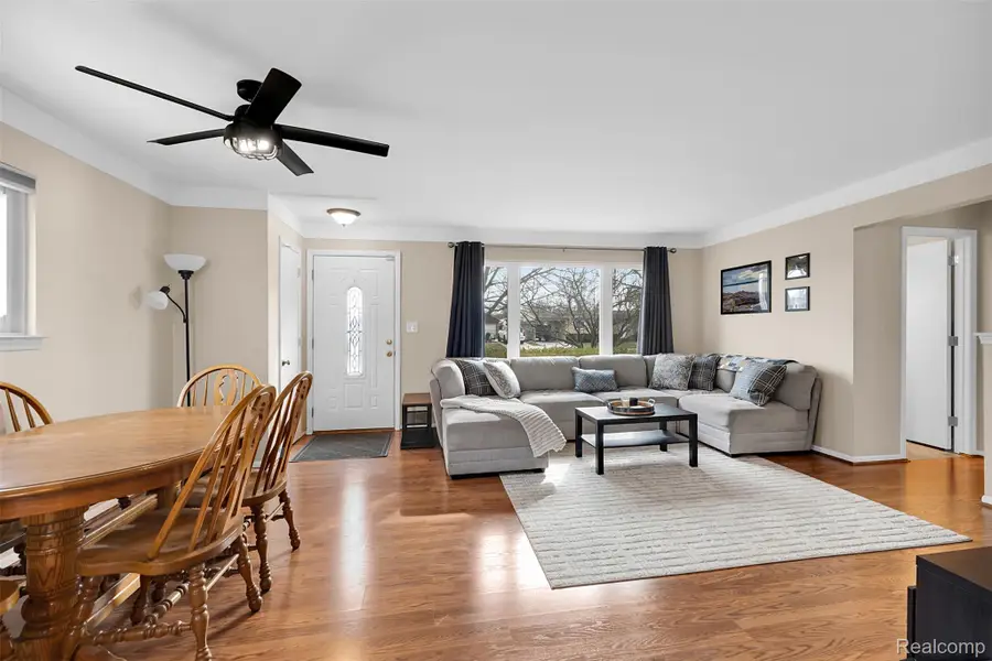 8731 N Hubbard Street, Westland, MI 48185 - #3