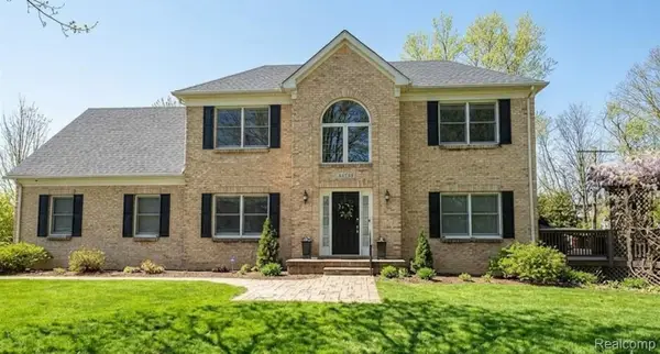 30261 Green Acres, FarmingtonHills, MI 48334