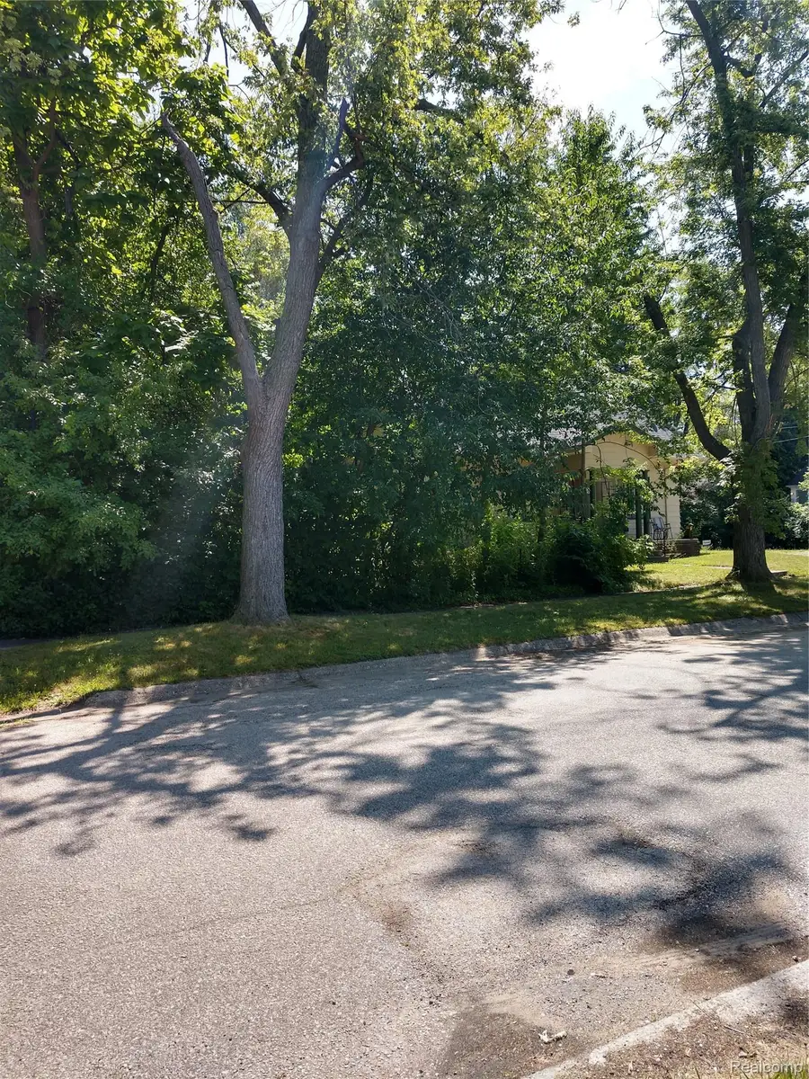 2212 Hoff Street, Flint, MI 48506 - #2