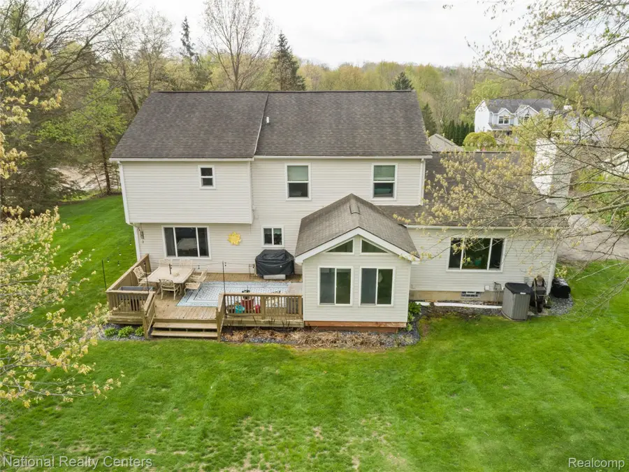 3910 Forest Edge Drive, Commerce Township, MI 48382 - #2