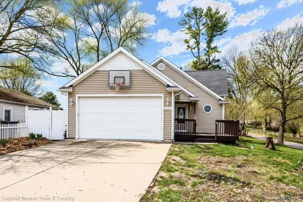 3268 Orchard Drive, Pinckney, MI 48169