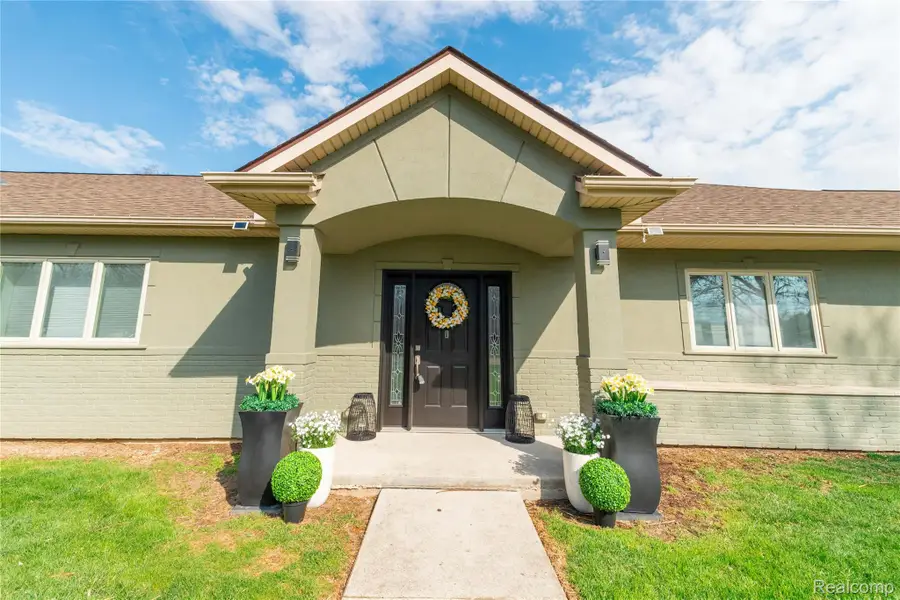 21527 Parke Lane, Grosse Ile, MI 48138 - #2