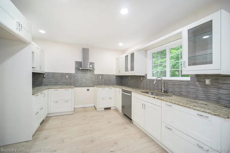 10303 9 Mile Road, Whitmore Lake, MI 48189 - #2