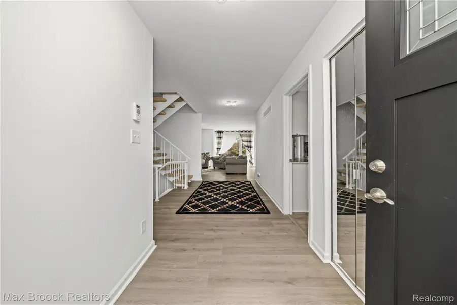 7451 Pebble Point, West Bloomfield, MI 48322 - #2