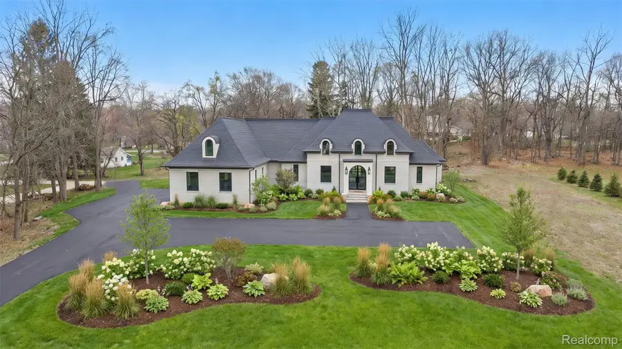 5560 Sheldon Road, Rochester, MI 48306 - #2