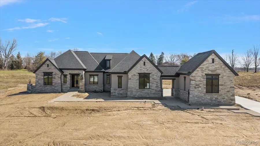 67736 Overlook Trail, Washington, MI 48095 - #2