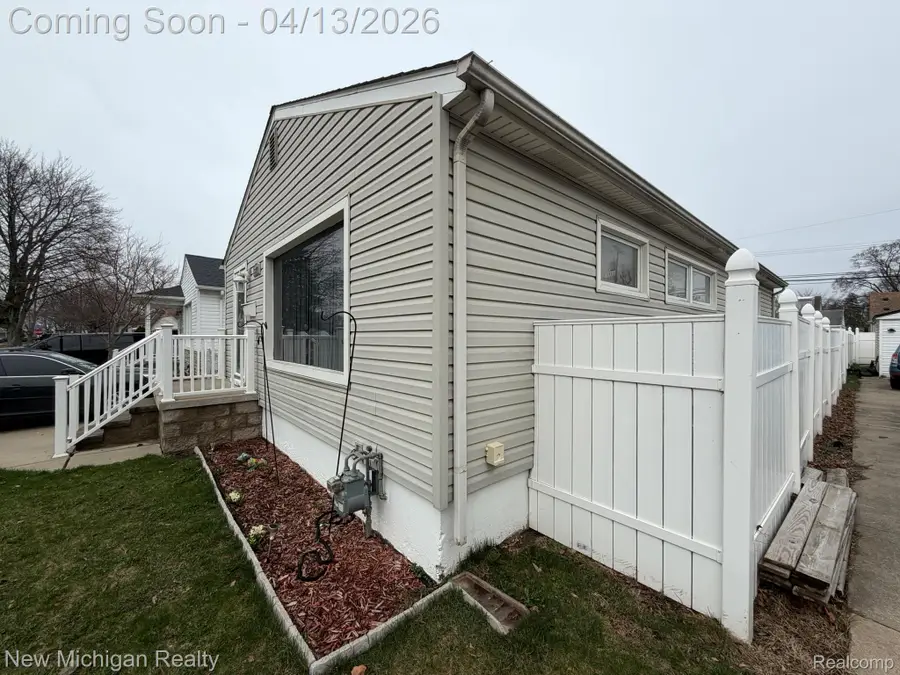 6671 Mayfair Street, Taylor, MI 48180 - #3