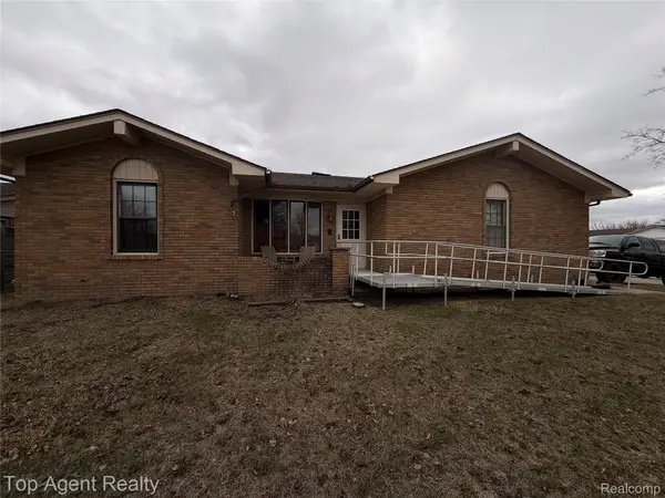 18169 Riverhill Drive, Macomb, MI 48044