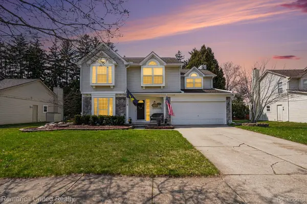 959 S Parkwood Drive, SouthLyon, MI 48178