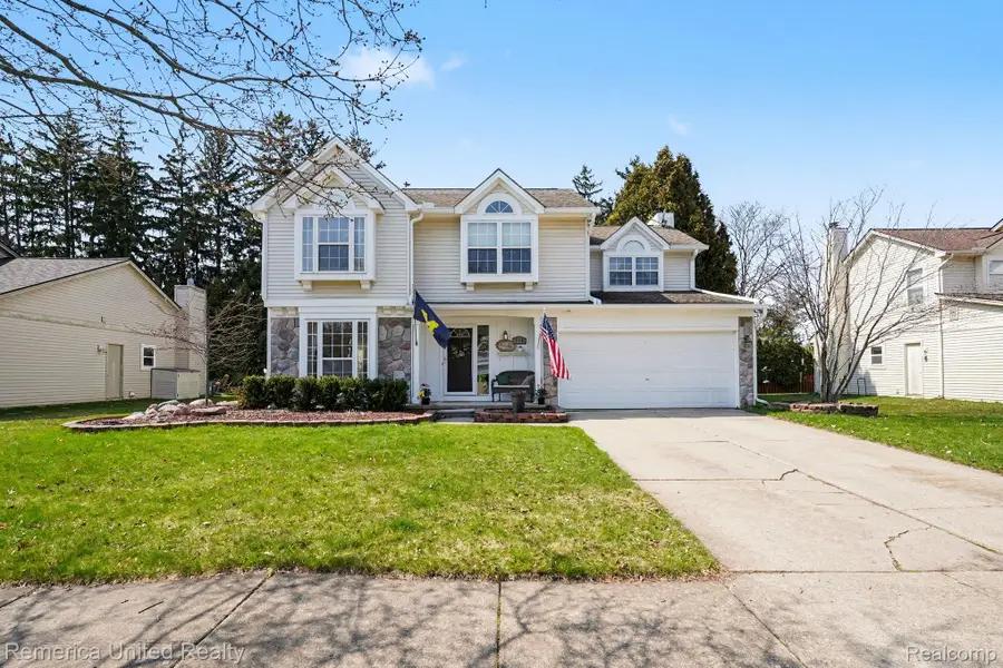 959 S Parkwood Drive, South Lyon, MI 48178 - #2