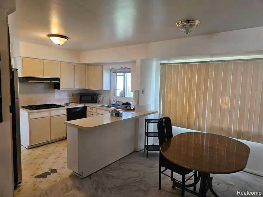 1323 Chatham Drive, Flint, MI 48505 - #3