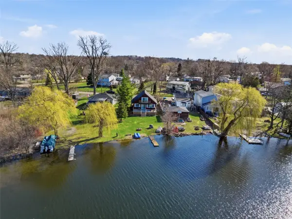 329 Lansing Drive, Waterford, MI 48328