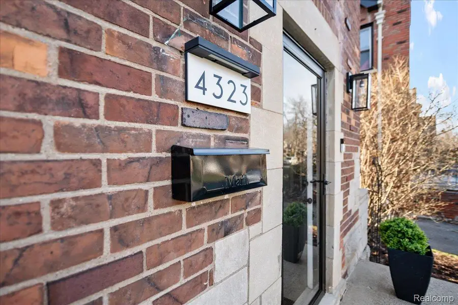 4323 Kensington Avenue, Detroit, MI 48224 - #3