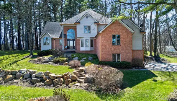 5721 Coralwood Court, CommerceTwp, MI 48382