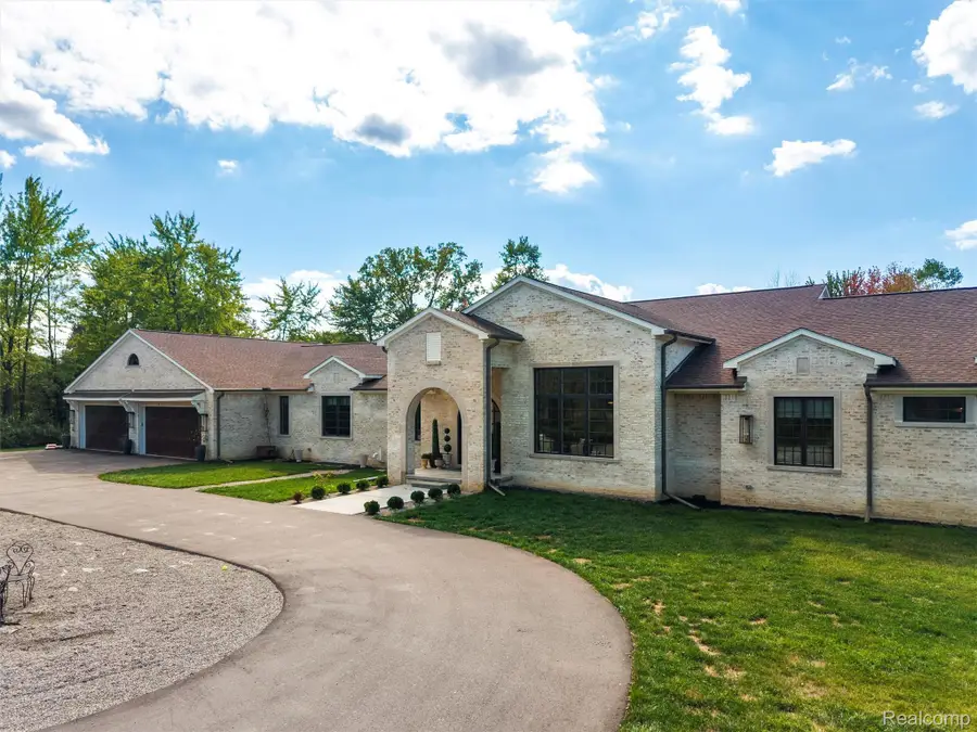 8799 S Rushton Road, South Lyon, MI 48178 - #2