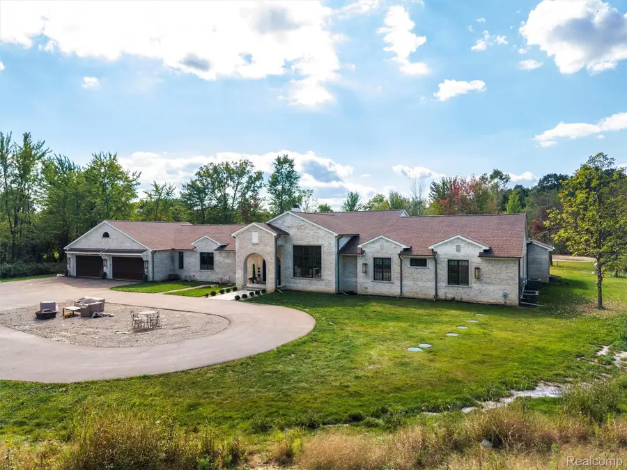 8799 S Rushton Road, South Lyon, MI 48178 - #3