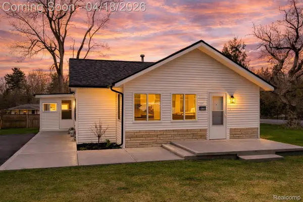 2514 Barton Street, CommerceTwp, MI 48382