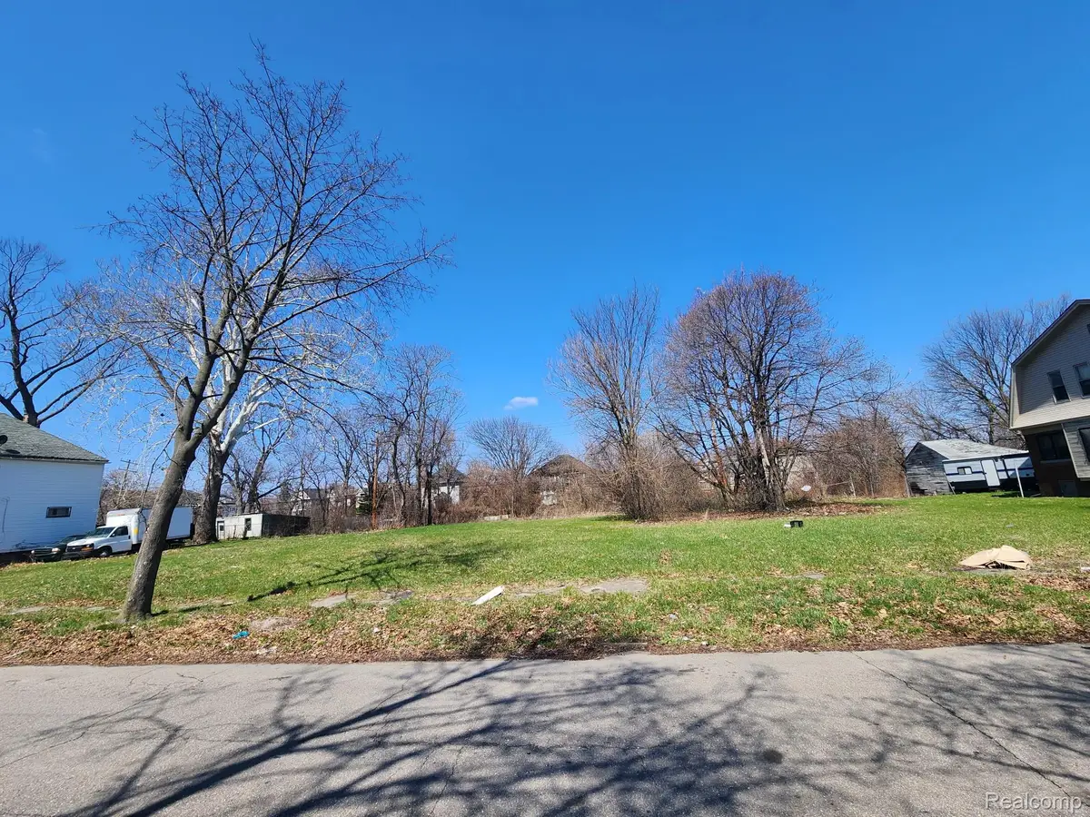 589 Leicester Court, Detroit, MI 48202 - #1