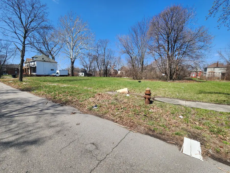 589 Leicester Court, Detroit, MI 48202 - #2