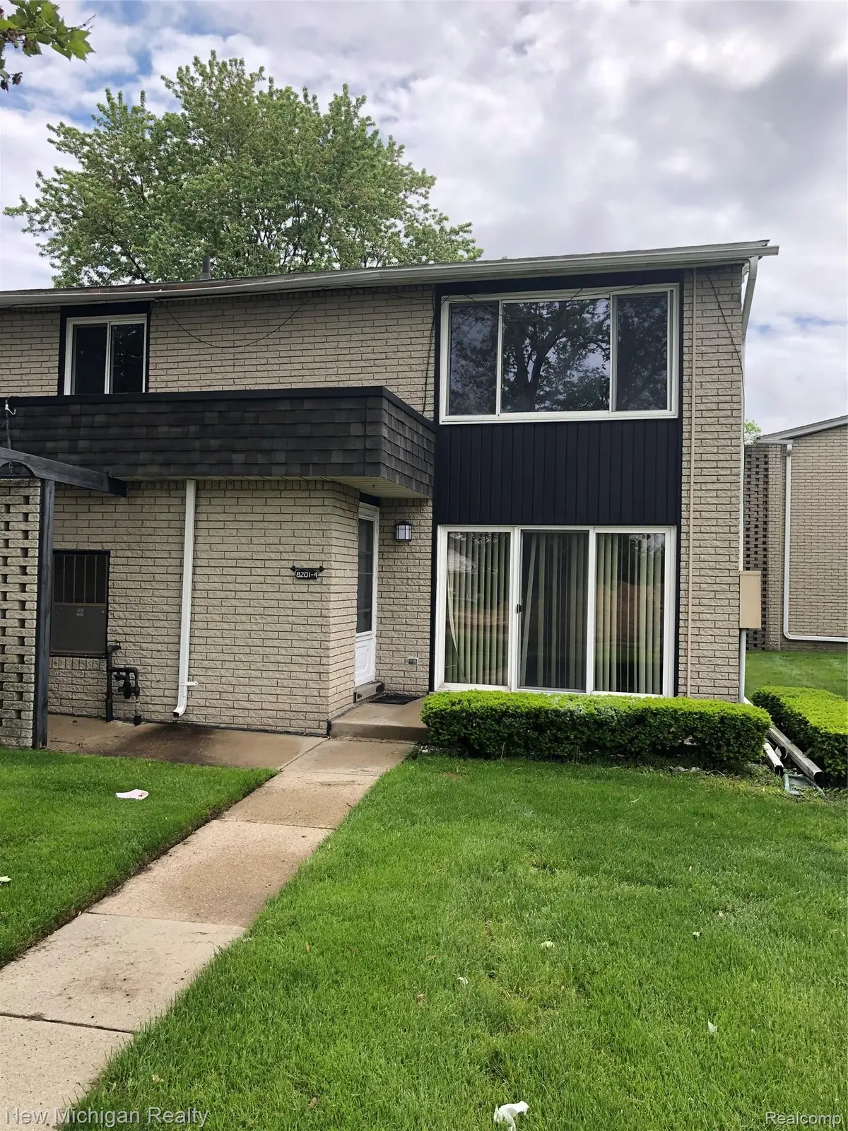 8201 Kennedy Circle #4, Warren, MI 48093 - #1