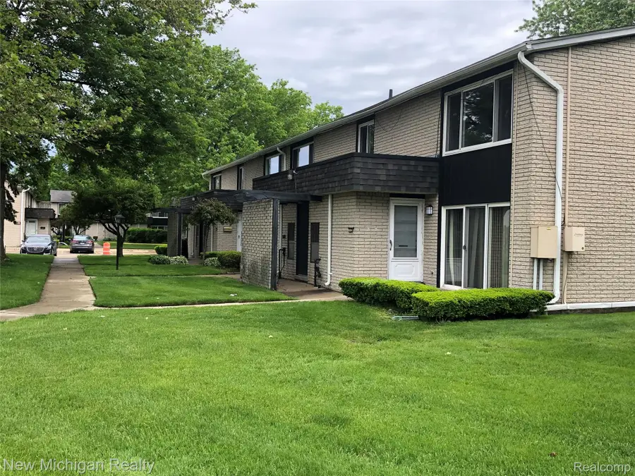 8201 Kennedy Circle #4, Warren, MI 48093 - #2